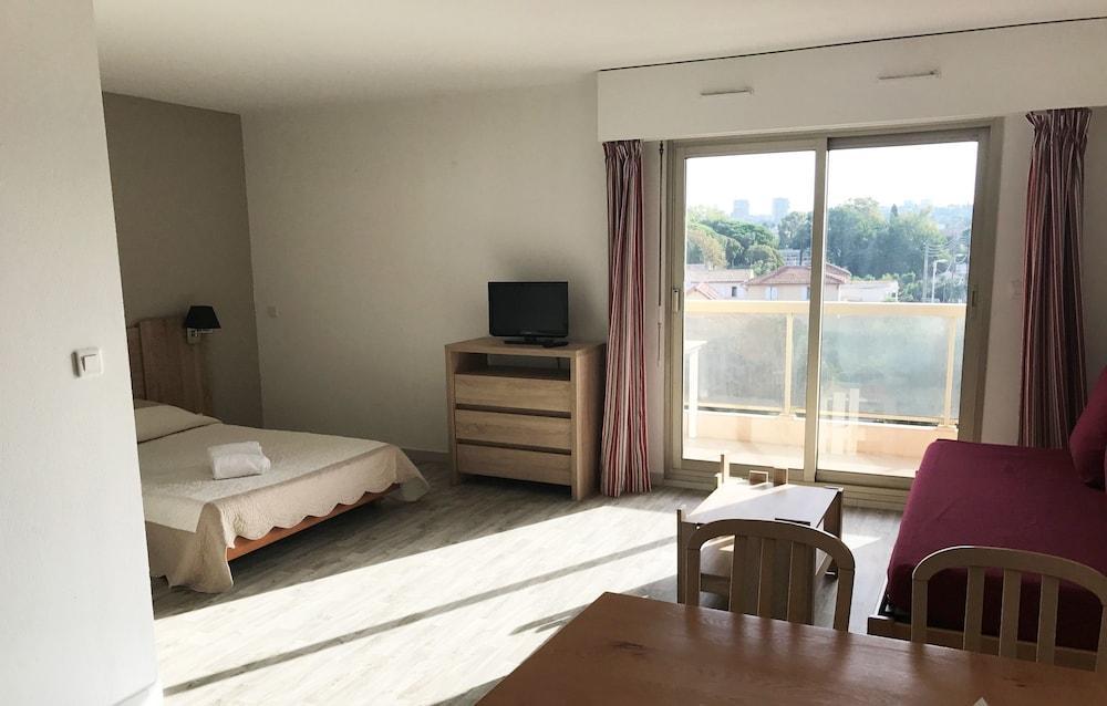 Residence Odalys Open Golfe Juan Ngoại thất bức ảnh